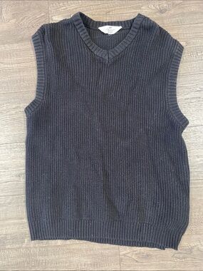 H&M Men's Dark Gray Ribbed V-Neck Sweater Vest